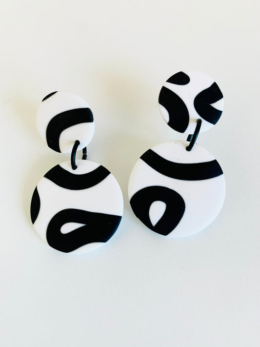 Songlines - Medium  Earring (White)